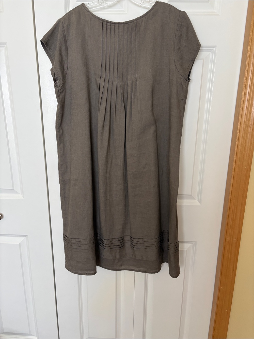 Sundance Taupe Linen-Textured Shift Top - Picture 5 of 9